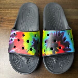 CROCS Black Rainbow Tie Dye Slip On Slides Sandals Men’s 10 Women’s 12